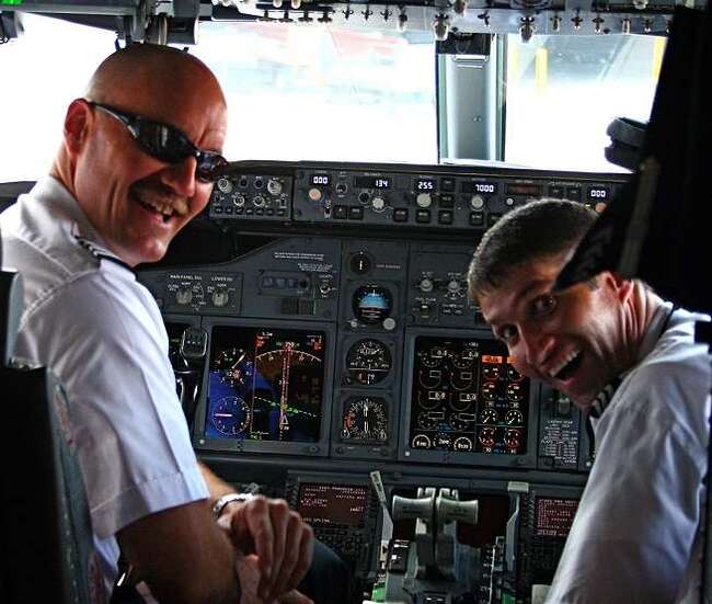 Two Air France pilots got into a fight during a flight - Airplane, The airport, Flight, Negative, European Union, Fight