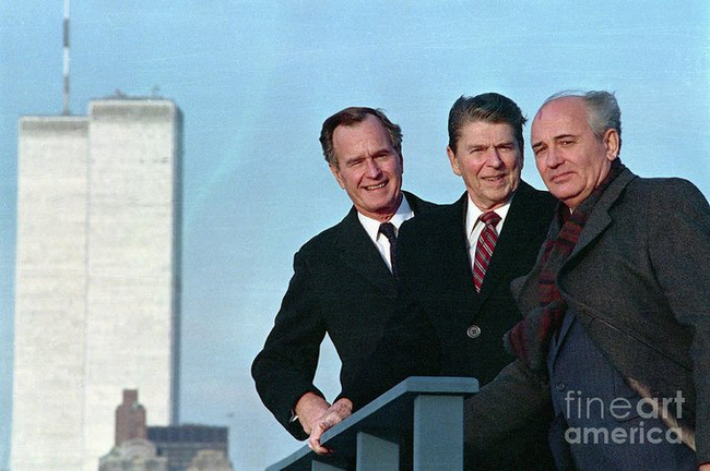 Everything in the photo is now in the past - The photo, Twin Towers, Mikhail Gorbachev, USA, George Bush, Politics