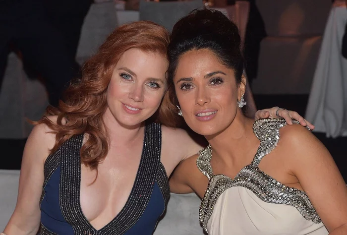 Amy and Salma - Girls, The photo, Neckline, The dress, Long hair, Brunette, Salma Hayek, Amy Adams, Smile, Actors and actresses, Redheads