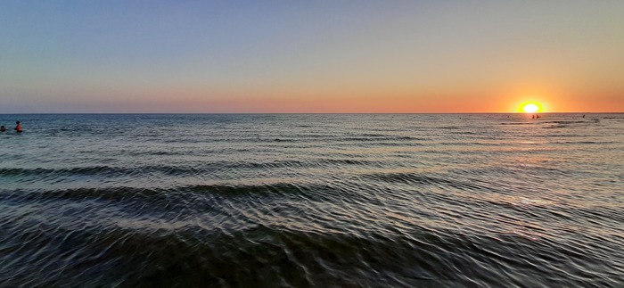 Люди оскорбляют тремя способами