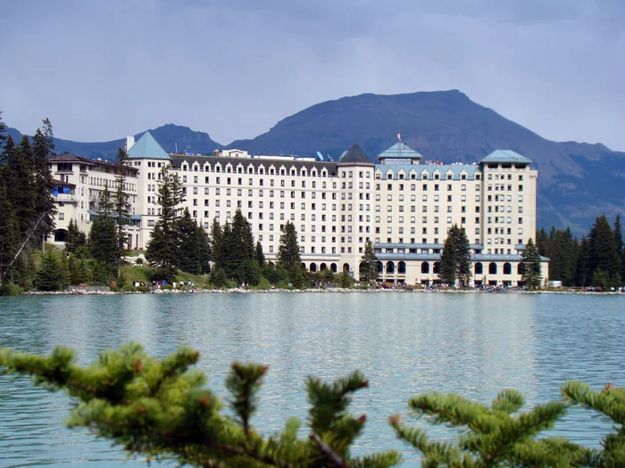 Lake Louise. Alberta, Canada - My, The photo, Lake, The mountains, Travels, Canada, Longpost