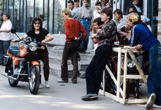 All the men are in line, they want her, 1980s, Moscow, USSR - The photo, History of the USSR, Motorcycle Java, 80-е, Repeat