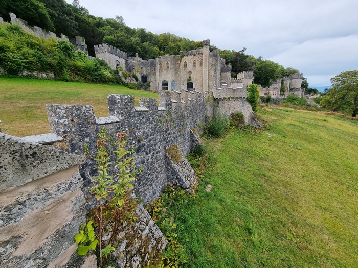  Gwrych Castle .   , , 