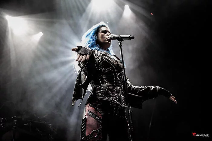 ARCH ENEMY, the Swedish supergroup Melodic Death Metal and their videos are crazy in terms of entertainment and energy! - Metal, Good music, Melodic death metal, Arch Enemy, Youtube, Longpost, Video