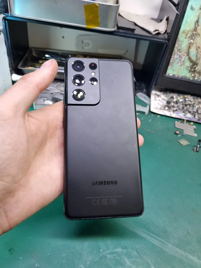 Ultrasonic professional cleaning did not help. The brick is dead. samsung s21 ultra - My, Moscow, Saint Petersburg, Samsung, Soldering, Ultrasound, Service center, Data recovery, Expensive-Rich, Longpost, Recessed phone