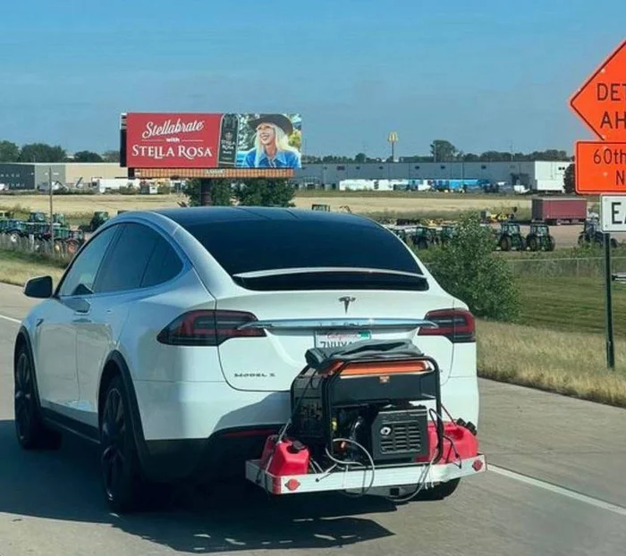 Я сделаль! - Юмор, Фотография, Машина, Я у мамы инженер, Tesla, Генератор