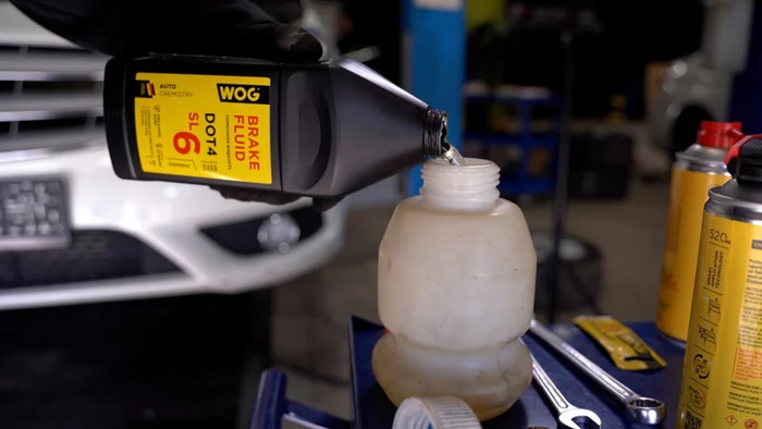 Brake fluid: what is it and how does it work? - My, WOG, Car chemistry, Brake fluid, Useful, Transport, Longpost