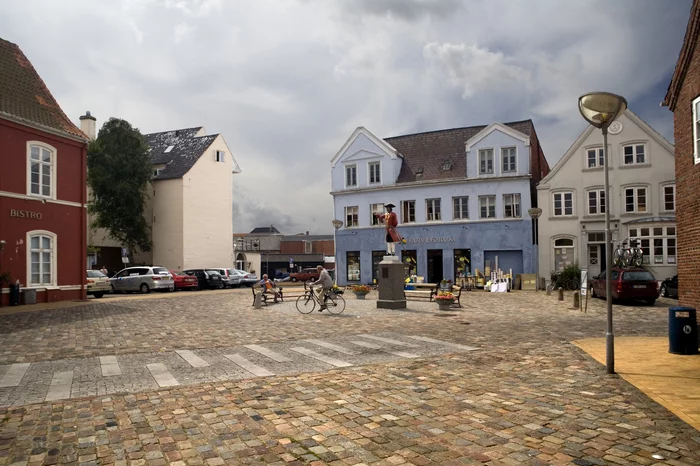 Central square of the city N - My, Denmark, Town, Hans Christian Andersen, Travels