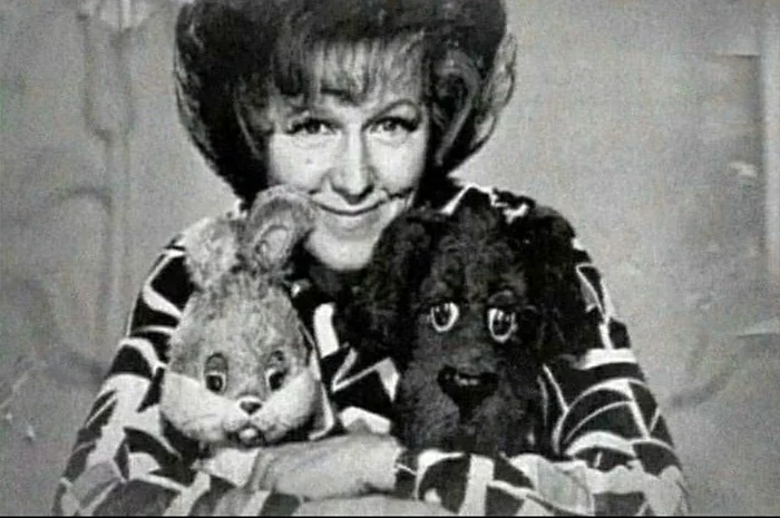 Aunt Valya with pets. Early 1970s - The photo, Old photo, Black and white photo, 70th, GOOG night kids, the USSR, TV presenters