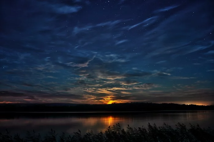 Night Ladoga - My, Night, Ladoga, Ladoga lake, Lake, Nature, wildlife, Stars, Starry sky, moon, Longpost, Russia