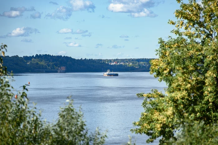 A bit of Tutaev... - My, The photo, Autumn, Tutaev, Volga river, Ship, Black and white, Longpost, Nature