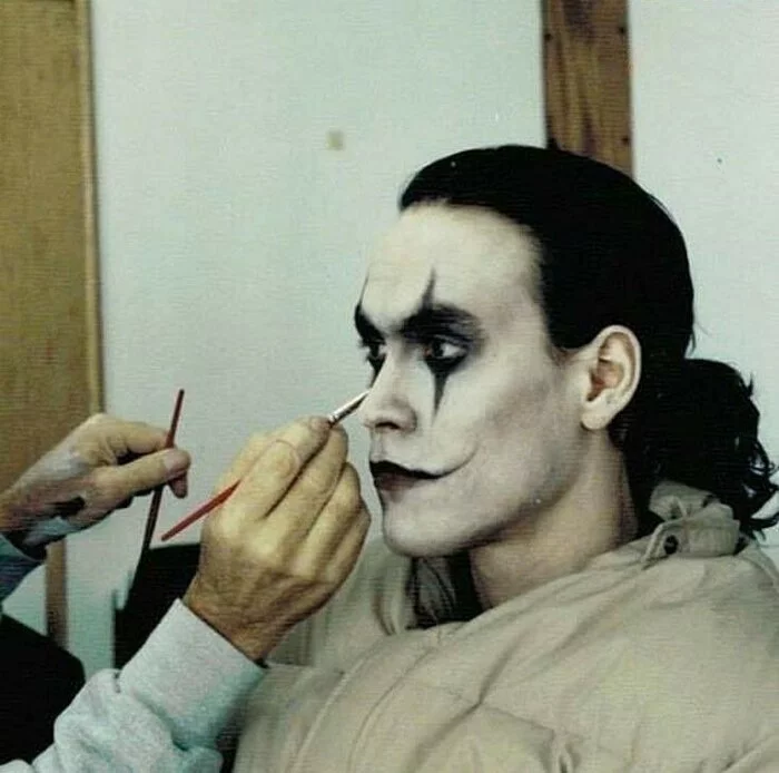 Brandon Lee on the set of The Crow - Crossposting, Pikabu publish bot, Longpost, Brandon Lee, Filming, Crow, Movies, The photo