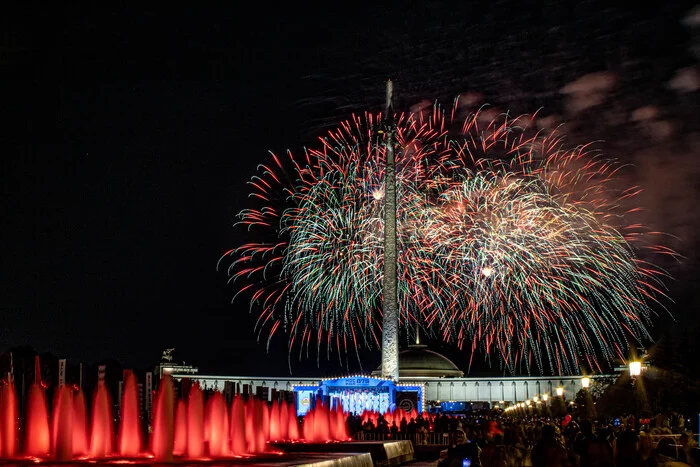 Fireworks in honor of the 875th anniversary of Moscow - My, The photo, Sky, Poklonnaya Gora, Firework, Moscow, Longpost, Day of the city