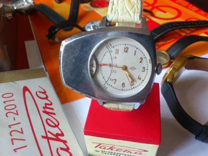 Soviet clock with a Geiger counter - My, Made in USSR, the USSR, Clock, Wrist Watch, Geiger counter, Soviet technology, Retrotechnics, Retro, James Bond, Nostalgia, Longpost, History of the USSR