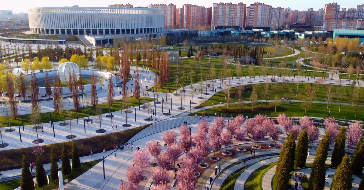 Покажи большой парк. Краснодарский край парк Галицкого. Парк ФК Краснодар. Городской парк Краснодара Галицкого. Слива Нигра парк Галицкого.