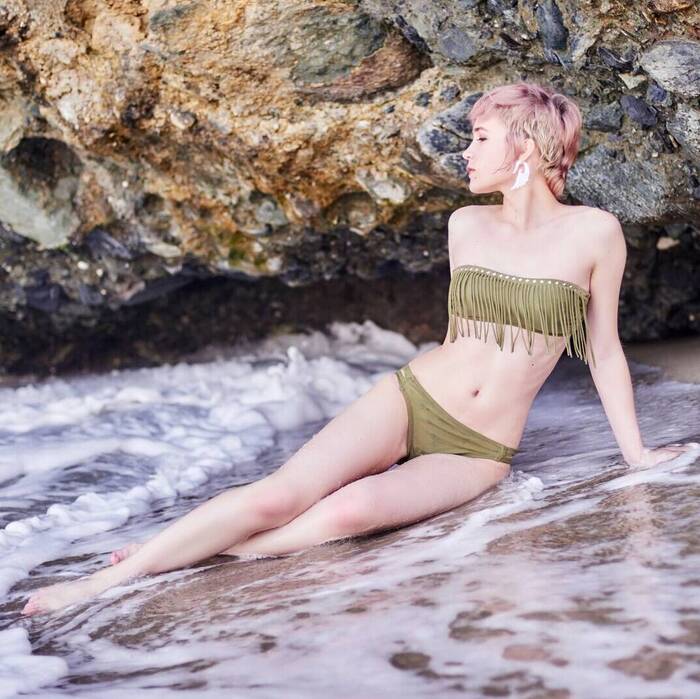 BunnyBii and the sea - The photo, Girls, Blonde, Surf, Sea, Shore, Good body, Short, Стрижка, Bikini, Swimsuit