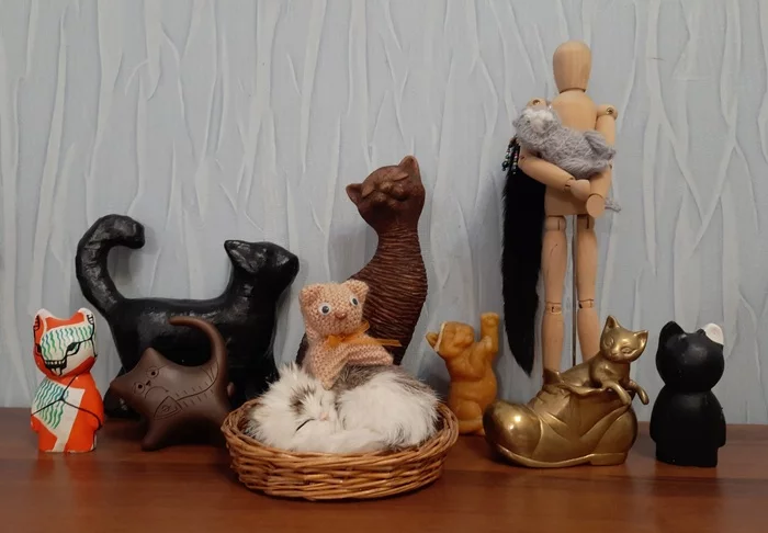 Collection of cats - My, cat, Collection, Mobile photography, Toys, Statuette