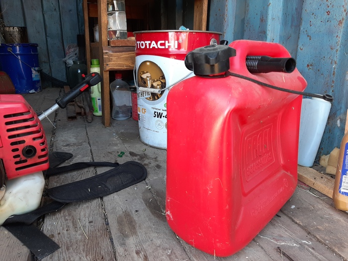 Канистра для бензина