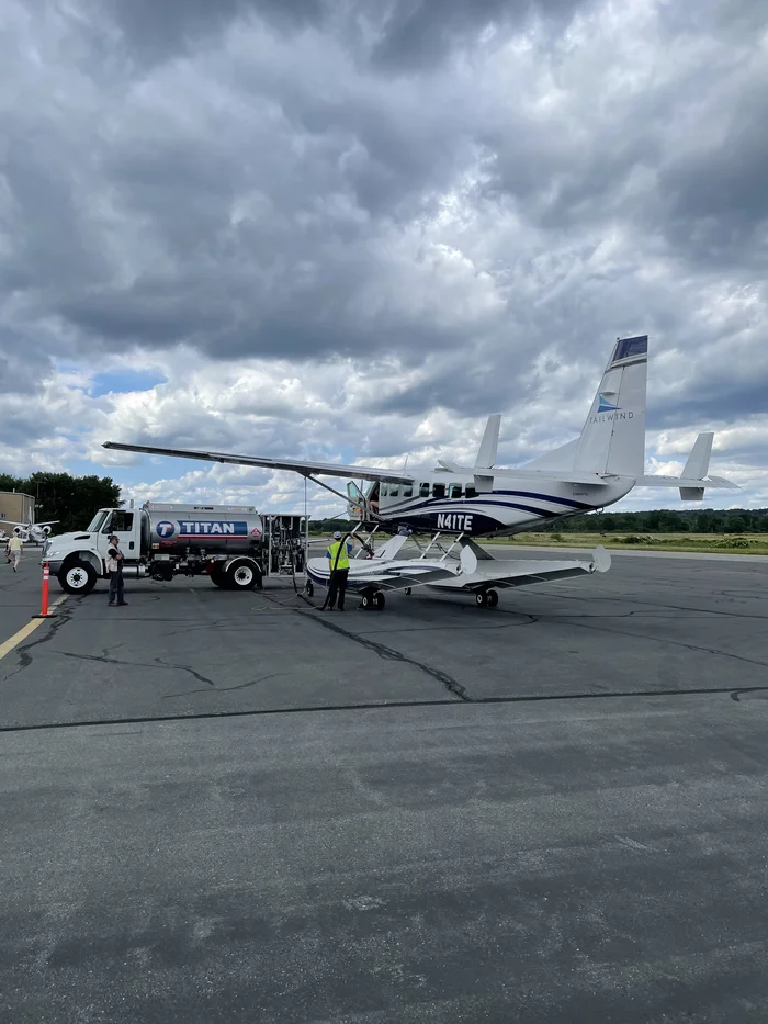 Seaplane at the gas station - My, Airplane, Seaplane, Aviation, The airport, Refueling, Mobile photography