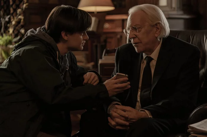 Trailer for the film adaptation of Stephen King's novel Mr. Harrigan's Phone from the collection There Will Be Blood - Movies, Trailer, Stephen King, Horror, Donald Sutherland, Youtube, Video