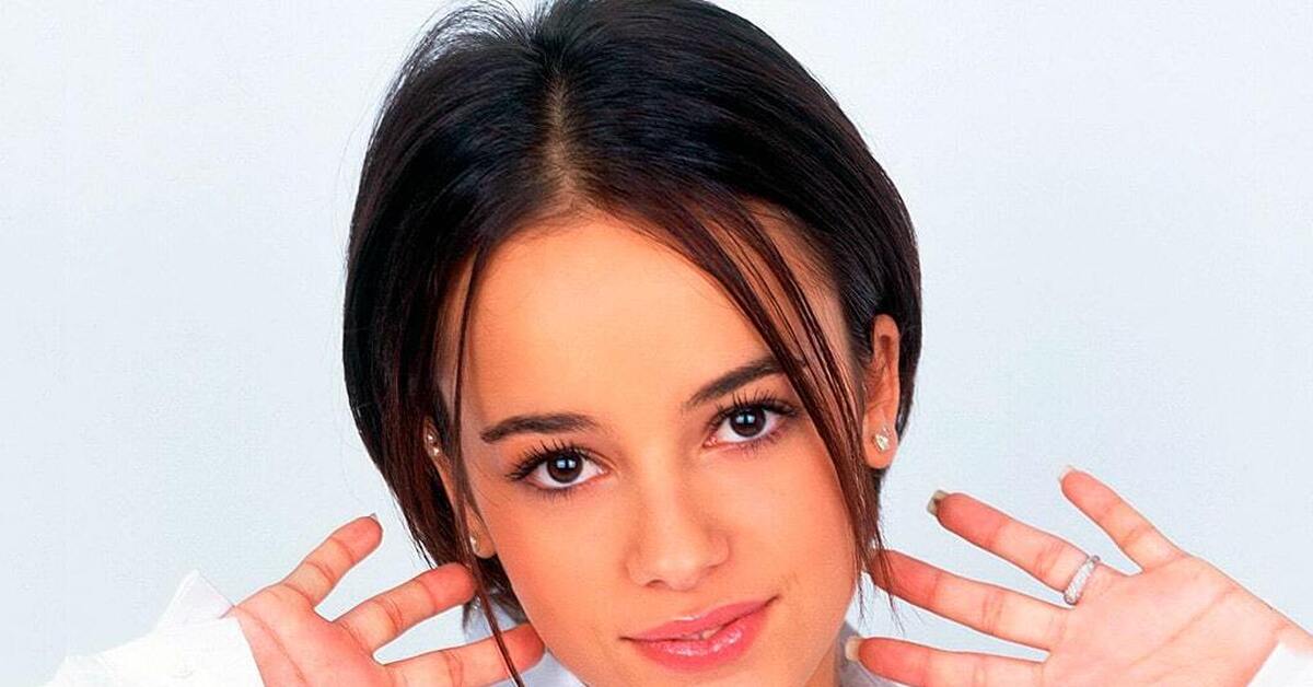 Ализи. Alizee. Французская певица Alizee. Французская певица Alizee 2021. Ализе Жакоте сейчас 2020.