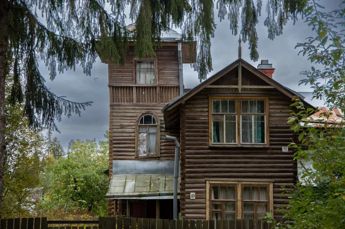 P. Vyritsa, Leningrad region. Fall 2021 - My, an old house, Vyritsa, Leningrad region, Russia, Authenticity, Sky, Silence, Wooden architecture, The photo