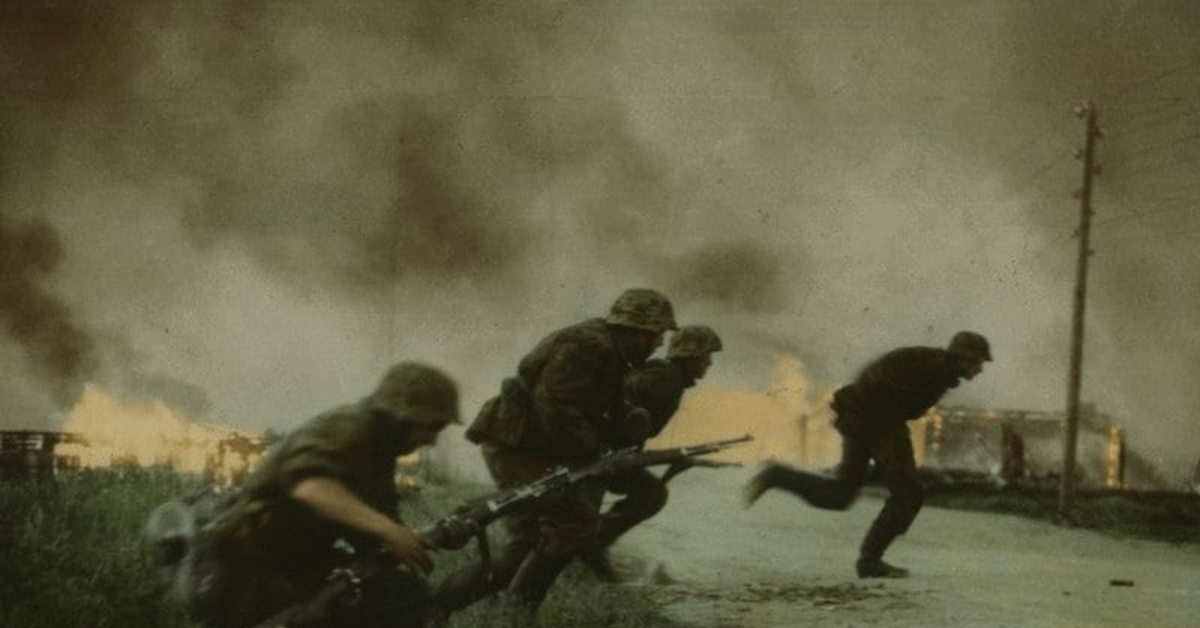 Дивизия дас райх. Дивизия дас райх. Дивизия натереть отпереть. Stielhandgranate фото в камуфляже. Дивизия натереть отпереть.