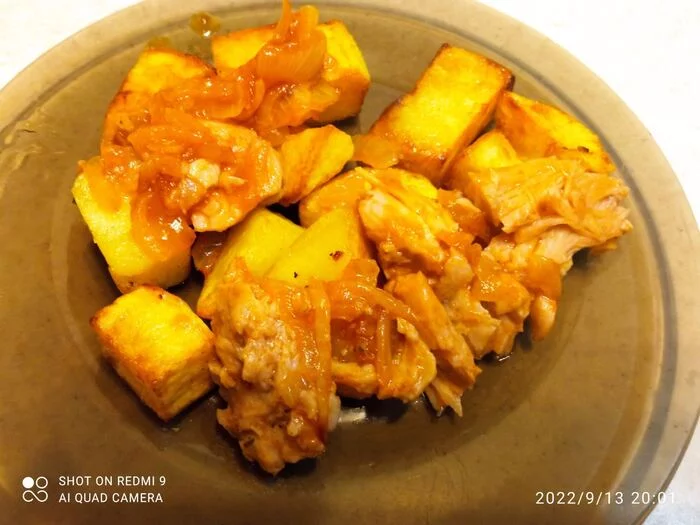 Win-win option: potatoes with stew. Tasty, cheap, cheerful - My, Dinner, Preparation, Longpost, Recipe