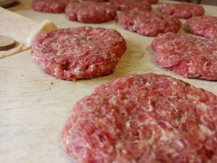 Just burgers - My, Burger, Preparation, Kitchen, Cutlets, Buns, Vegetables, With your own hands, Longpost, Onion, Culinary minced meat