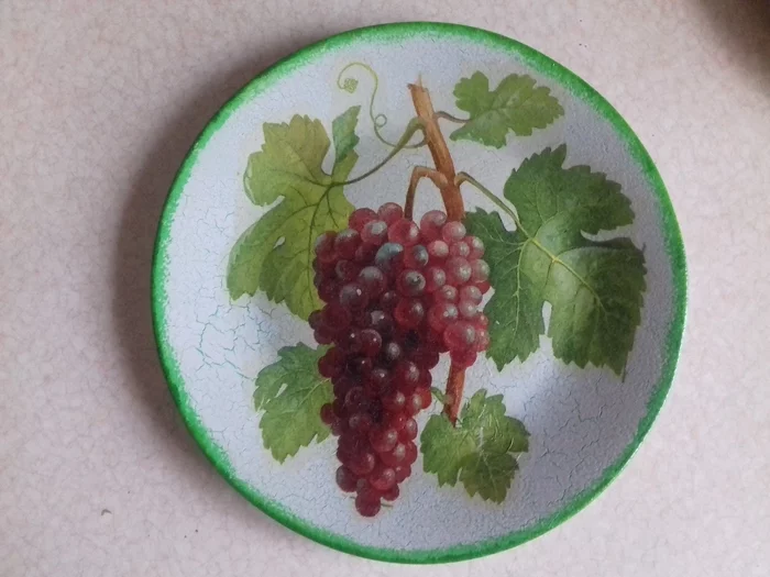 Decorative plate. Decoupage - My, With your own hands, Plate, Decoupage, Craquelure, Decor, Grape, Handmade, Longpost, Dacha