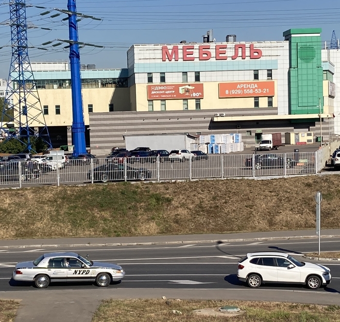 Когда за нарушение устава отправили патрулировать улицы в другую страну…