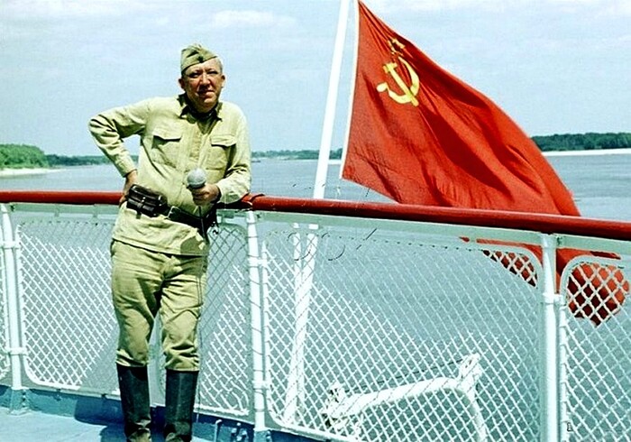 Пароход на Дону. Воспоминания Юрия Никулина о Василии Шукшине СССР, Советское кино, Они сражались за Родину, Сергей Бондарчук, Михаил Шолохов, Юрий Никулин, Василий Шукшин, Длиннопост, Актеры и актрисы Пароход на Дону. Воспоминания Юрия Никулина о Василии Шукшине СССР, Советское кино, Они сражались за Родину, Сергей Бондарчук, Михаил Шолохов, Юрий Никулин, Василий Шукшин, Длиннопост, Актеры и актрисы