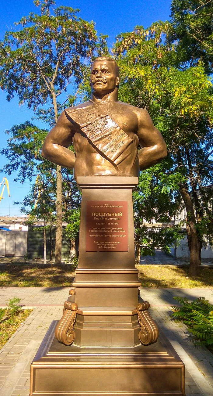 Monuments of prominent people - Monument, Walk, Interesting, Feodosia, The photo, Ivan Poddubny