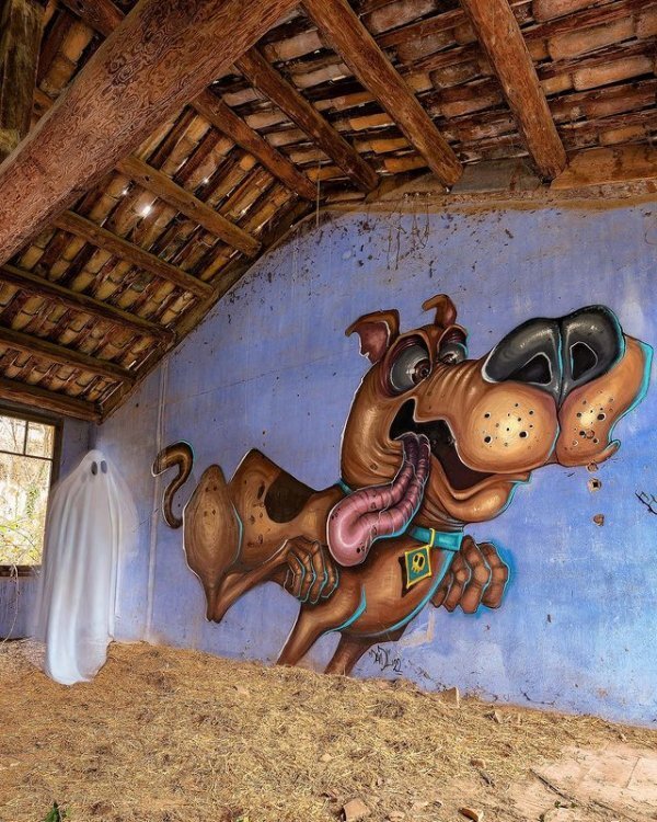 Graffiti by an artist from Barcelona who paints in abandoned places - Images, From the network, Graffiti, Modern Art, Monsters, Inc, SpongeBob, The Mask (film), Alice in Wonderland, Pink Panther, Shrek, Scooby Doo, Tasmanian devil, Hulk, Yoda, Minions, Joker, Cartoons, Artist, Longpost, The Simpsons