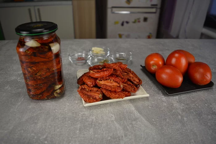 Dried tomatoes at home - My, Video recipe, Preparation, Recipe, Cooking, Snack, Dinner, Dinner, Yummy, Video, Youtube, Longpost, Drying, Tomatoes