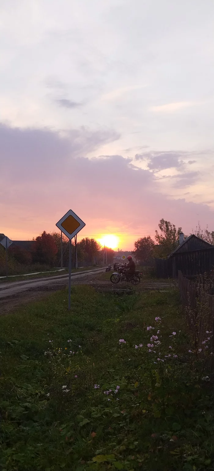 Sky wagon and small cart - My, The photo, Village, Longpost, Sky, Road sign