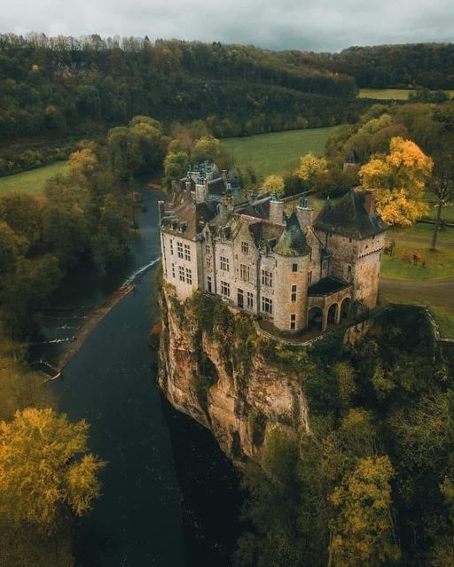 Drop everything and go to Walsen Castle, Belgium - The photo, Lock, Belgium