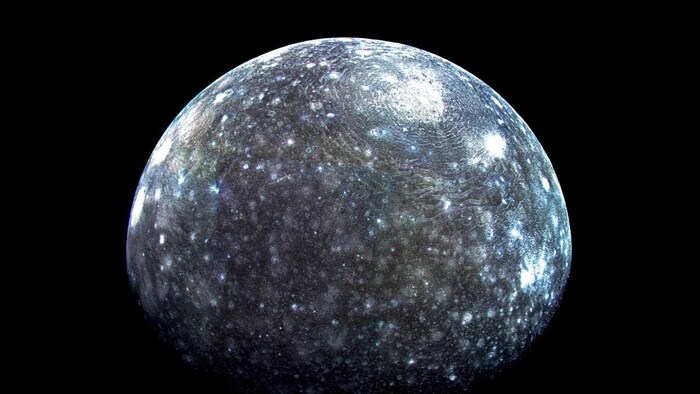 Самое большое количество кратеров в Солнечной системе — у Каллисто, спутника Сатурна