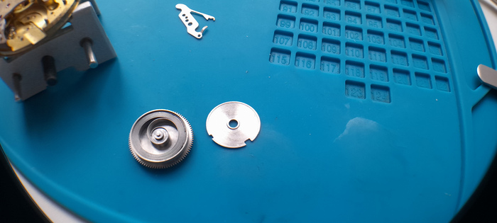 Рассмотрим работу предыдущего часового мастера Ремонт, Наручные часы, Часы, Хобби, Доверие, Хитрость, Совесть, Длиннопост