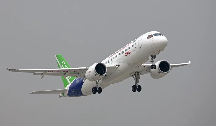 Китайский среднемагистральный самолёт COMAC 919 получил сертификат на торжественной церемонии в Пекине - Китай, Технологии, Техника, Самолет, Импортозамещение