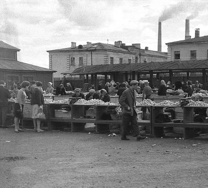 Markets of Norilsk - Norilsk, Market, Arctic, Norilsk Nickel, Vintage, Black and white photo