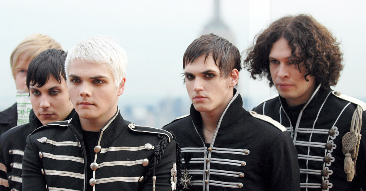 Группа май слушать. Группа my Chemical Romance 2020. My Chemical Romance 2020. My Chemical Romance 2006 the Black Parade. My Chemical Romance 2006.