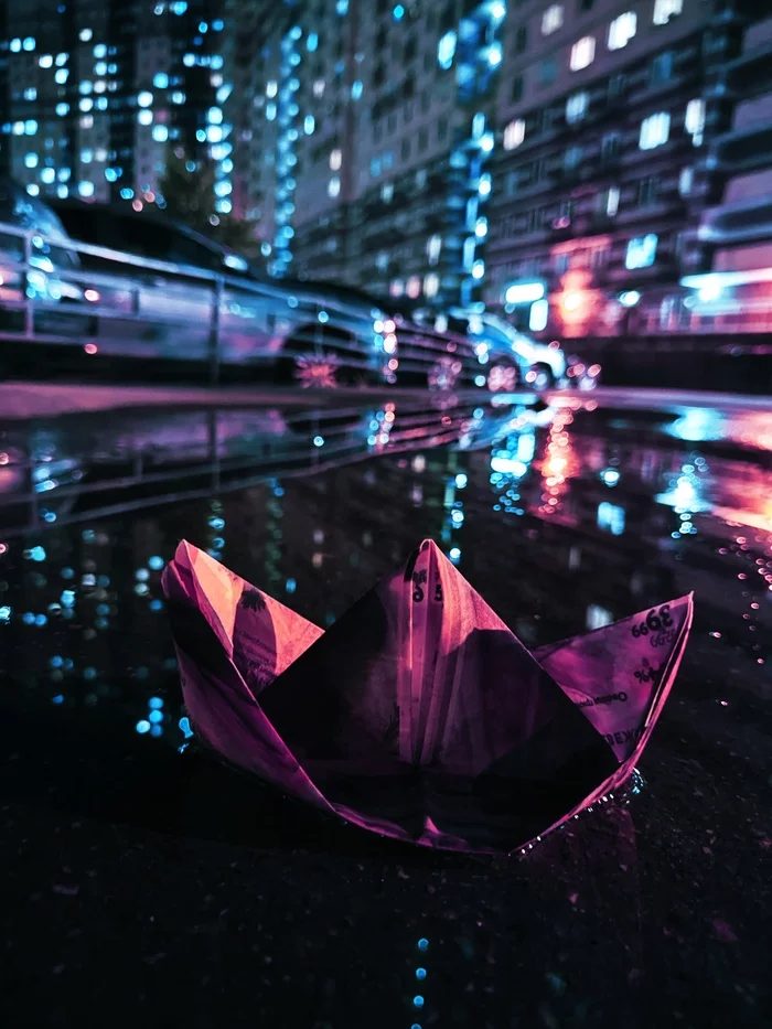 Reply to the post Everyone should have the same frame on the phone - My, Mobile photography, The photo, Night city, Cyberpunk, Reply to post, Paper boat, A wave of posts