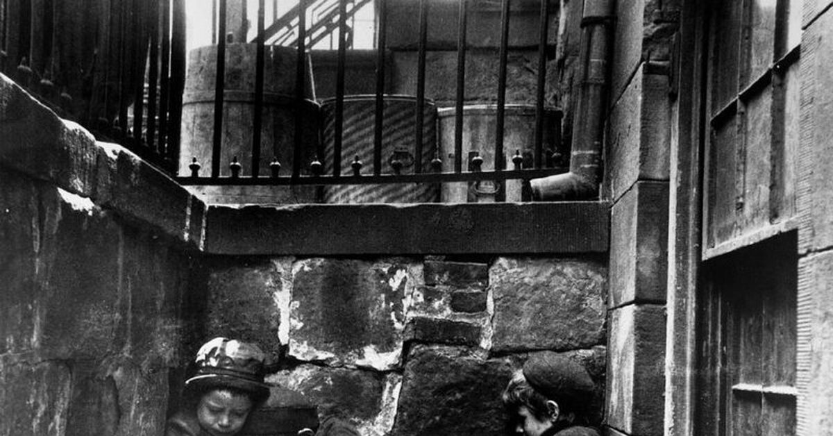 "Как живут другие": шокирующие фото конца 19 века | Пикабу