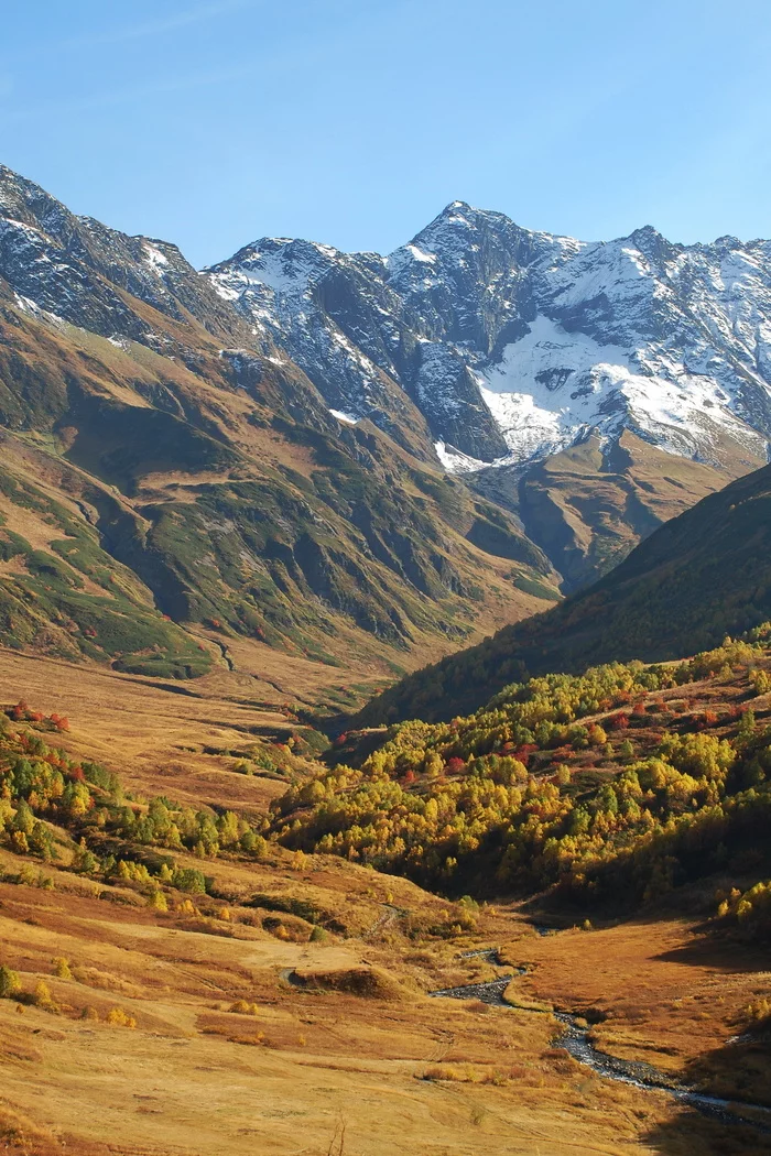 Upper Svaneti in autumn - My, The photo, The mountains, Autumn, Georgia, Svaneti, Ushguli, Landscape, Nature, Mountain river, The rocks, Forest