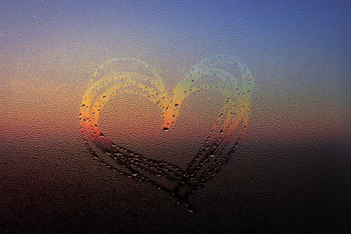 Misted window at sunset - My, Canon, Sunset, The photo, With love, Rainbow