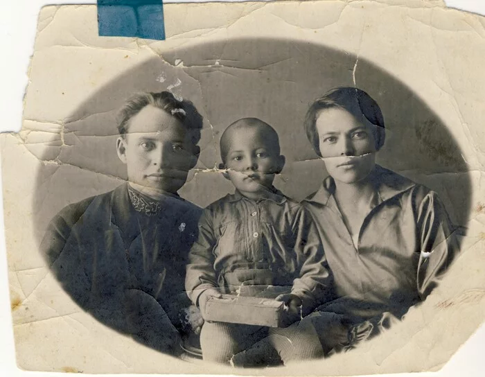 Old family photo from 1935 - My, The photo, Old photo, Black and white photo, 30th, Children, Mystery