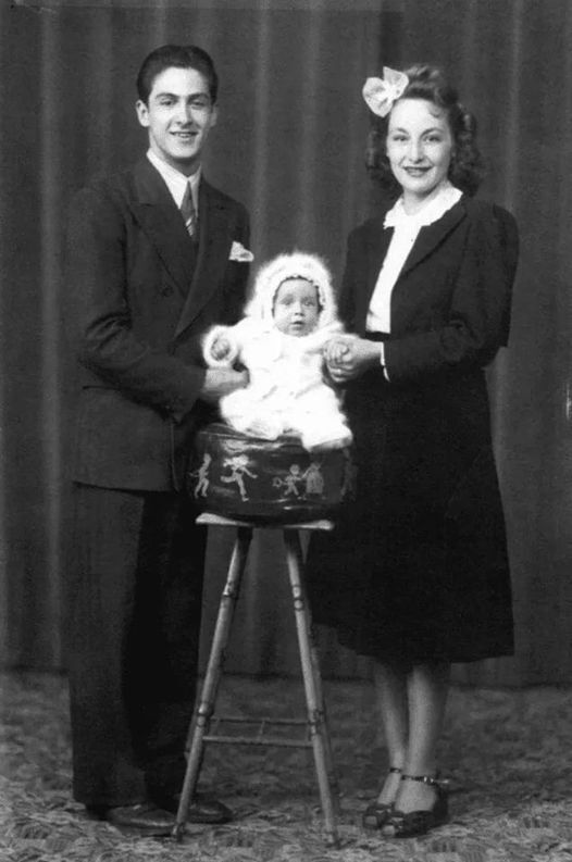 Al Pacino with his parents - The photo, Al Pacino, Childhood, Old photo