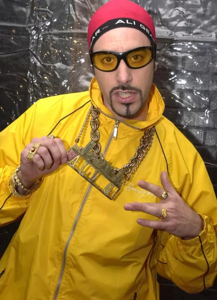 Sacha Baron Cohen turns 51 today! - Sacha Baron Cohen, Celebrities, Movies, Comedy, Comedian, Borate, Ali Ji, Bruno, Dictator, Dictator Aladdin, Sweeney Todd, Alice in the Wonderland, Brothers from Grimsby, Video, Youtube, Longpost, Birthday