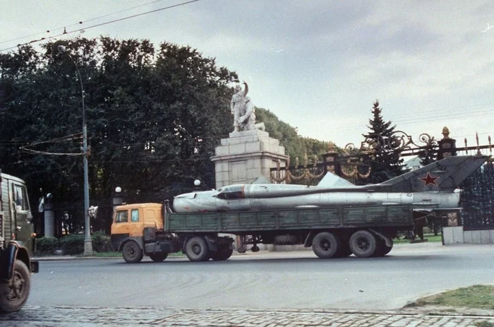 Interesting photos of the 90s (part 72) - 90th, Childhood of the 90s, Nostalgia, The photo, Epoch, A selection, VHS, Dmitry Kharatyan, Oleg Yankovsky, Alexander Zbruev, Evgeny Leonov, Shiny, Zhanna Friske, Konstantin Khabensky, Andrey Fedortsov, Killing power, Micah, Aha, Longpost